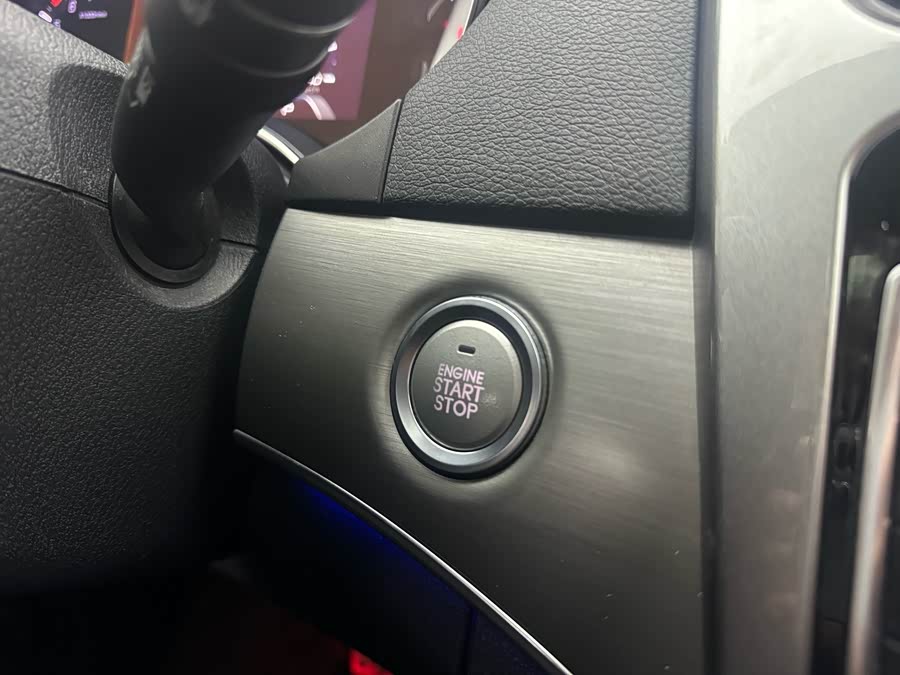 Haval H8 2017 car image #22