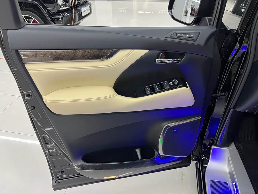 Toyota Alphard 2020 car image #22