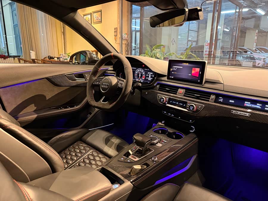 Audi RS 4 2020 car image #22