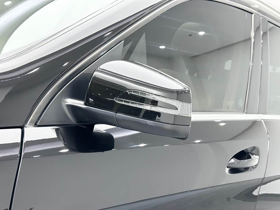 Mercedes-Benz M Class 2015 car image #22