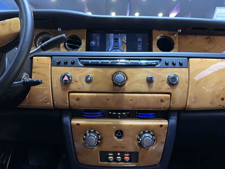 Rolls-Royce Phantom 2012 car image #22