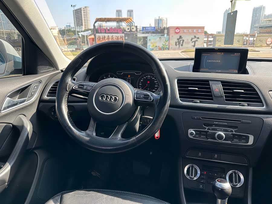 Audi Q3 2015 صورة سيارة #22