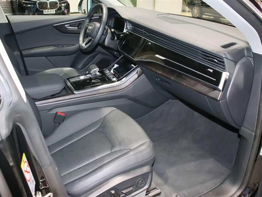 Audi Q8 2023 #22 Audi Q8 2023 car image #22