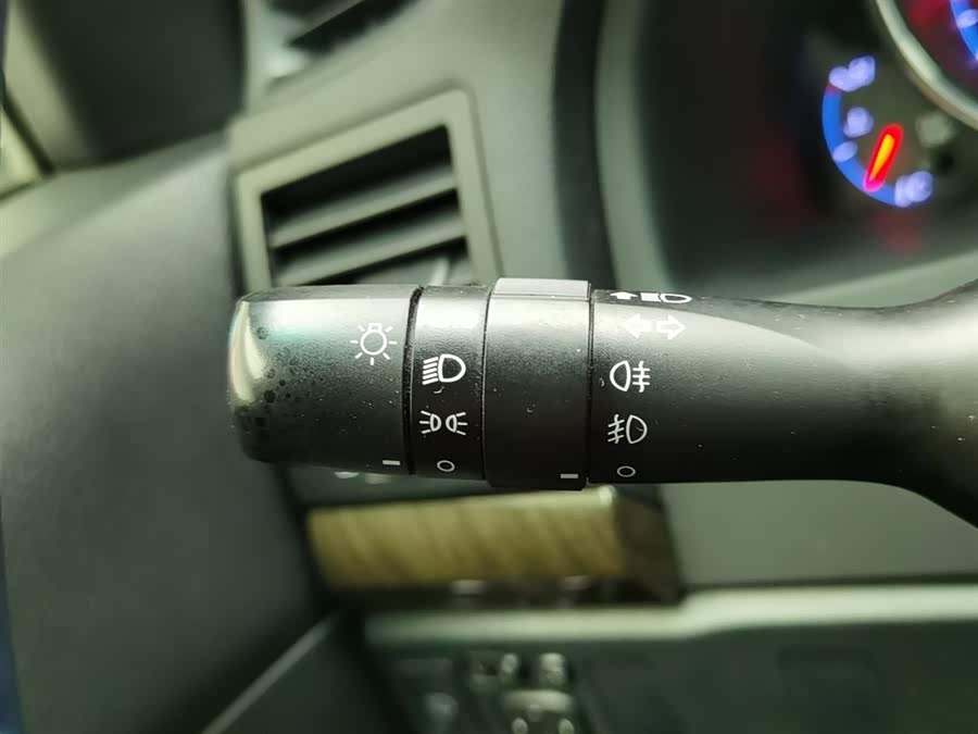 Toyota Reiz 2014 صورة سيارة #22