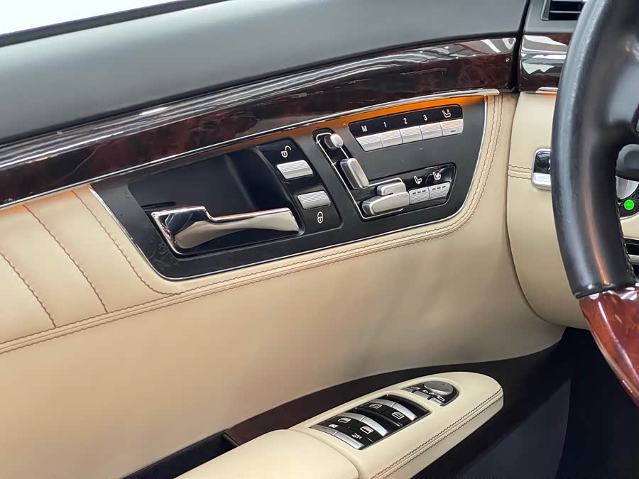 Mercedes-Benz S Class 2015 immagine di auto #22