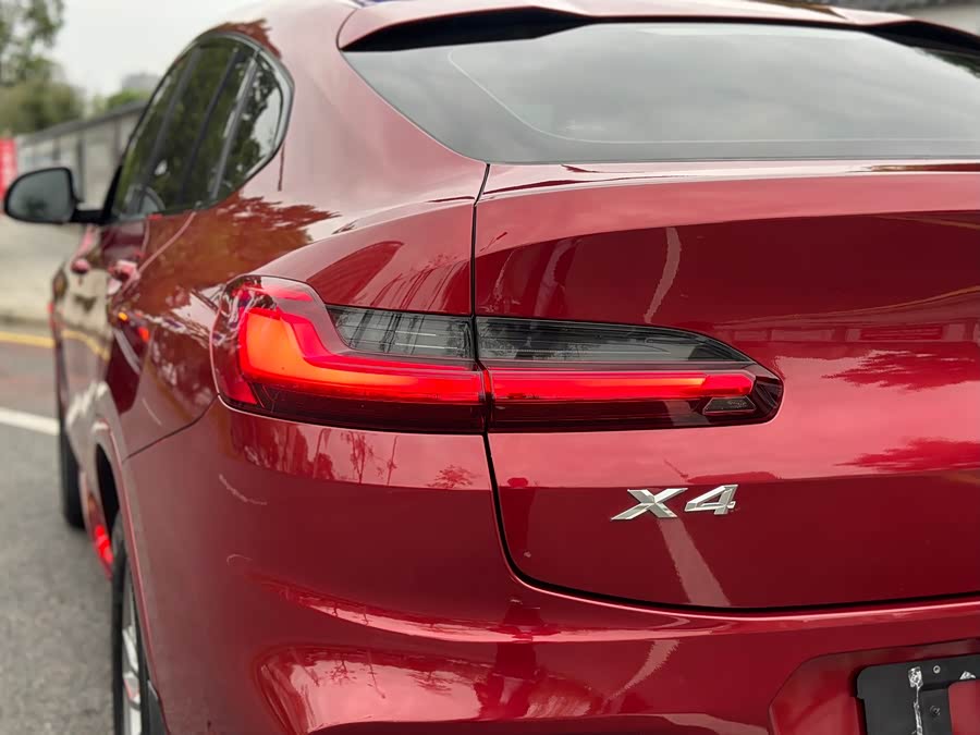 BMW X4 2020 car image #22