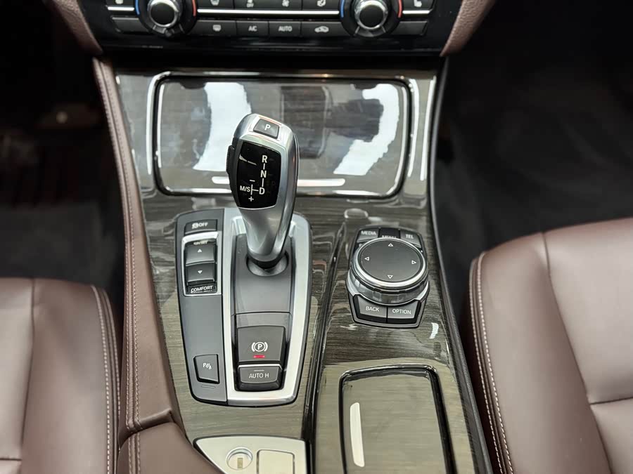 BMW 5 Series 2016 #22 BMW 5 Series 2016 car image #22