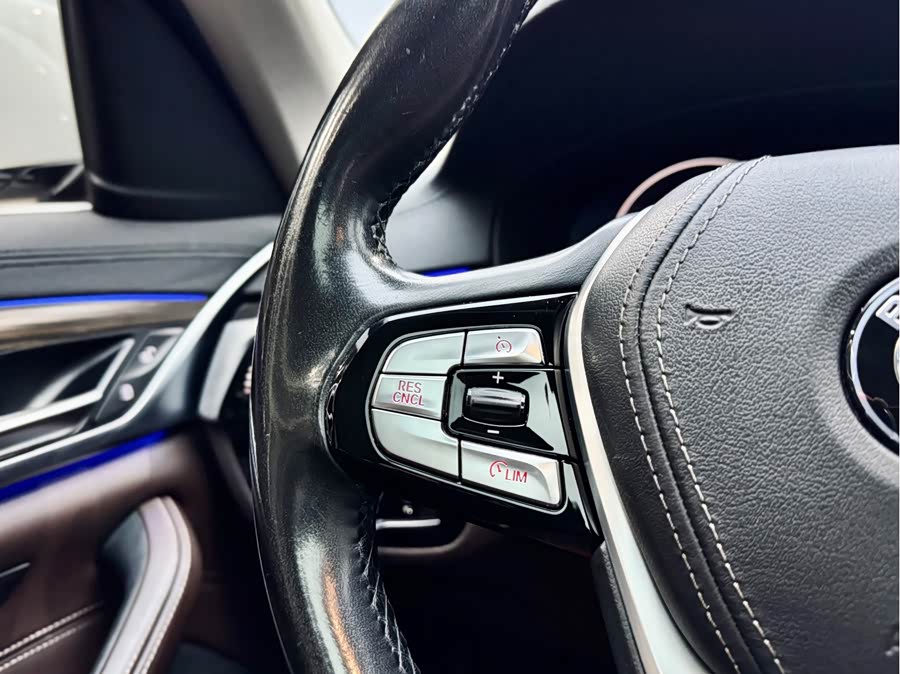 BMW 5 Series New Energy 2019 #22 BMW 5 Series New Energy 2019 car image #22