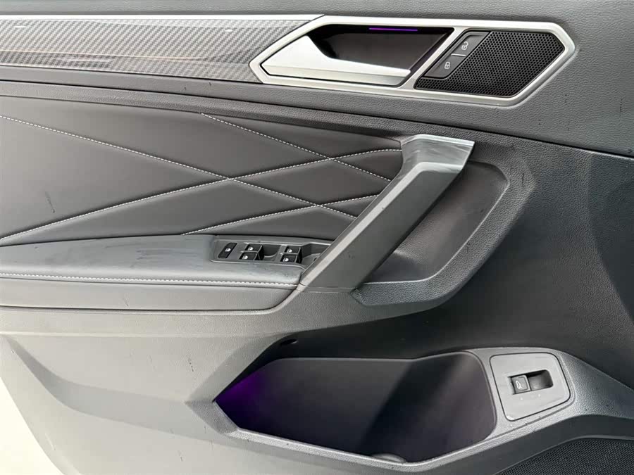 Volkswagen Tiguan L 2024 car image #22