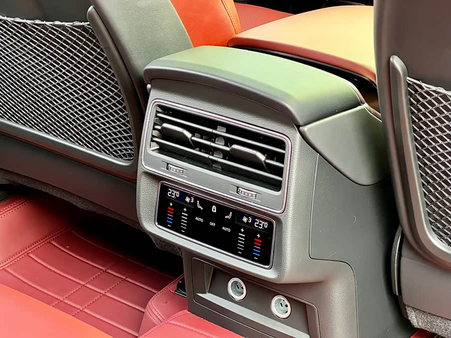 Audi SQ7 2024 immagine di auto #22