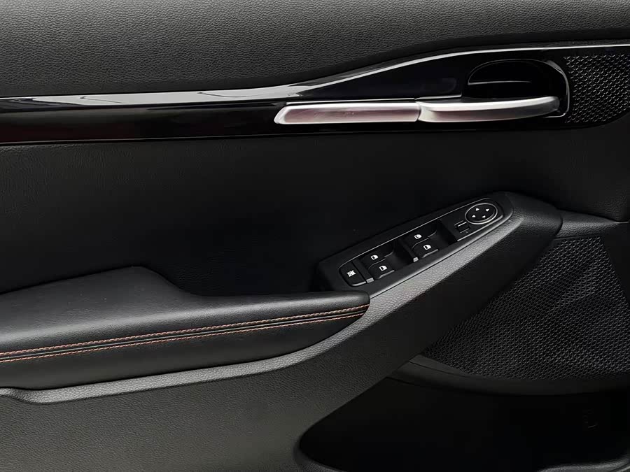 Kia Stonic 2021 car image #22