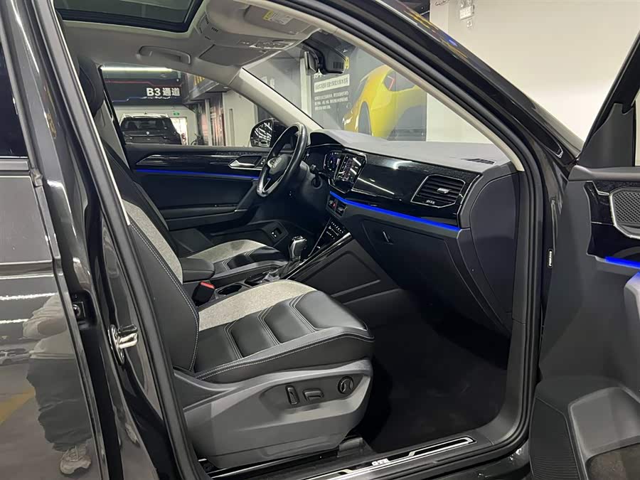 Volkswagen Tayron GTE 2021 #22 Volkswagen Tayron GTE 2021 car image #22