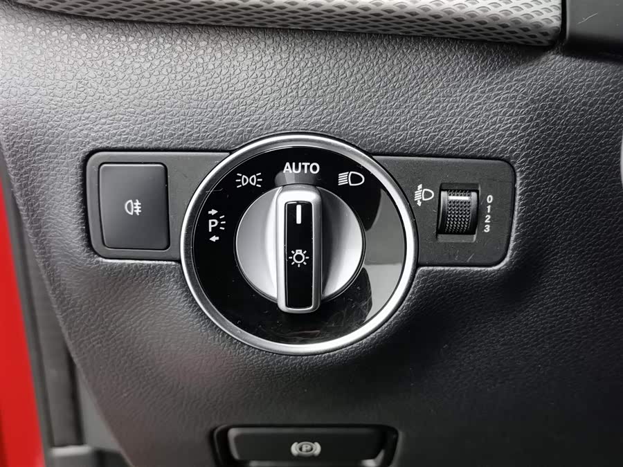 Mercedes-Benz B Class 2017 car image #22