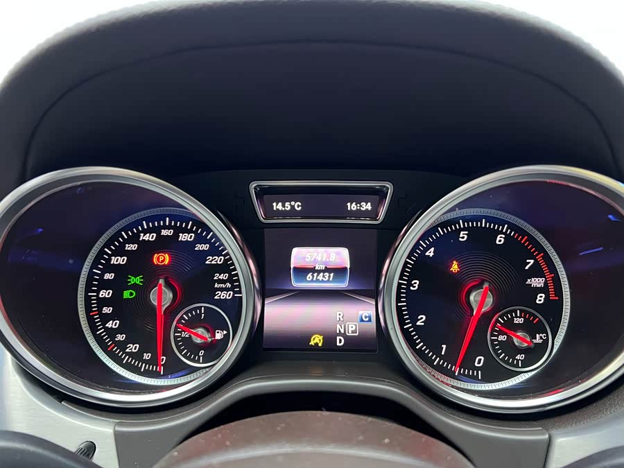 Mercedes-Benz GLS Class 2018 immagine di auto #22