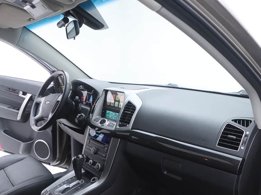 Chevrolet Captiva 2017 car image #22