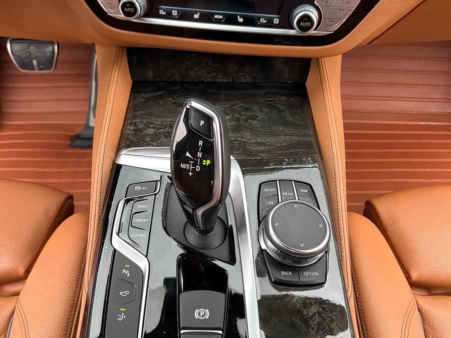 BMW 6 Series 2019 #22 BMW 6 Series 2019 imagem de carro #22