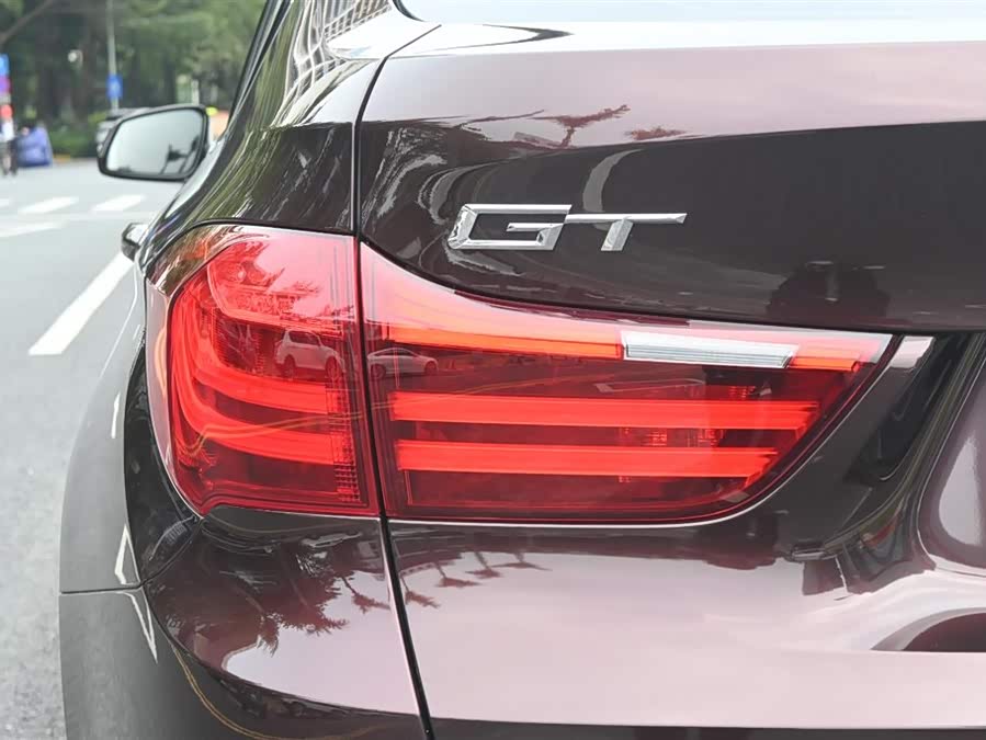 BMW 5 Series GT 2016 #22 BMW 5 Series GT 2016 صورة سيارة #22