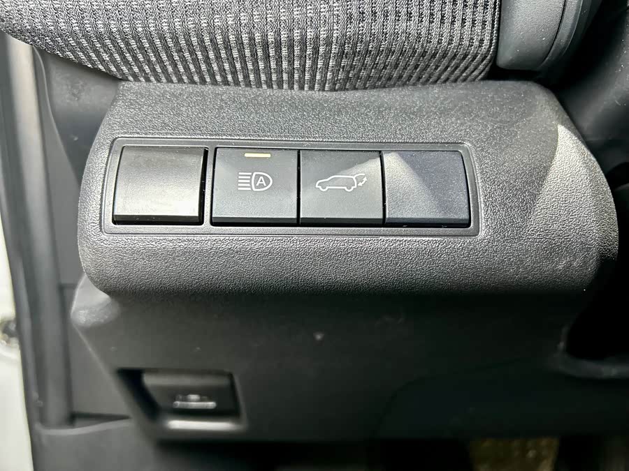 Toyota bZ4X 2022 immagine di auto #22