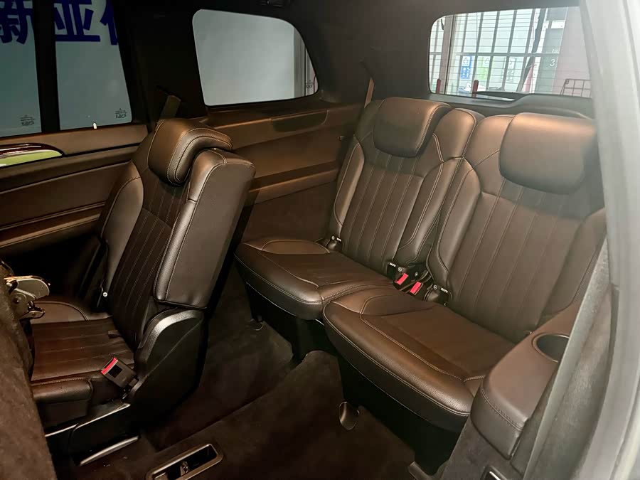 Mercedes-Benz GLS Class 2018 car image #22