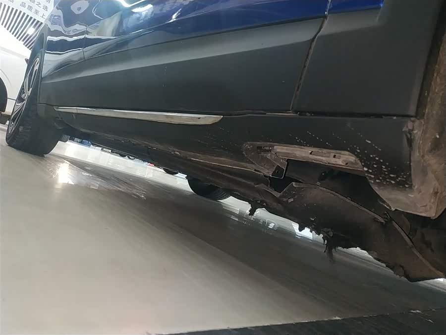 HongQi E-HS3 2019 #22 HongQi E-HS3 2019 car image #22