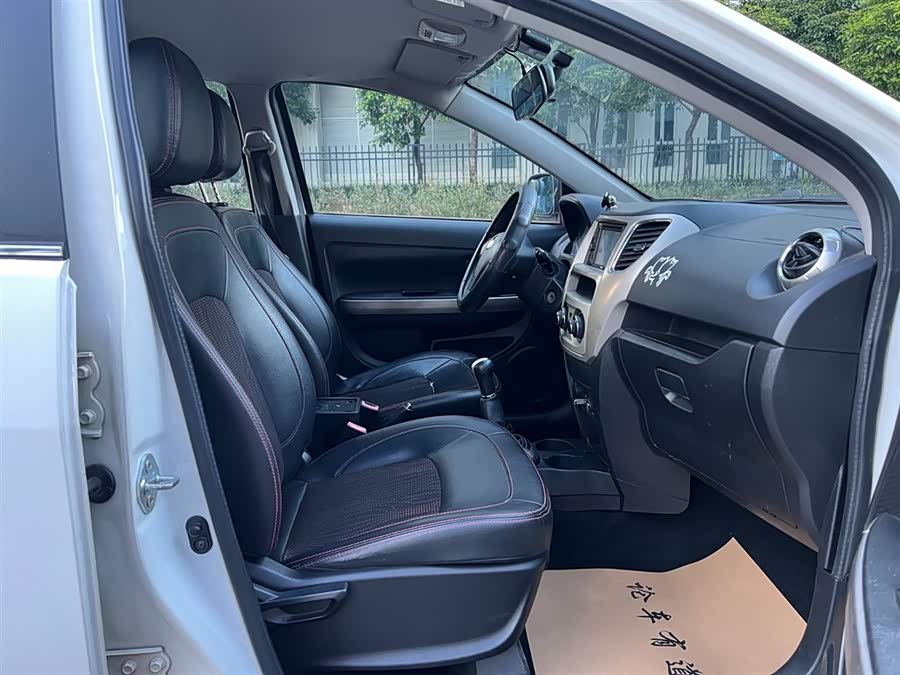 Great Wall M4 2013 car image #22