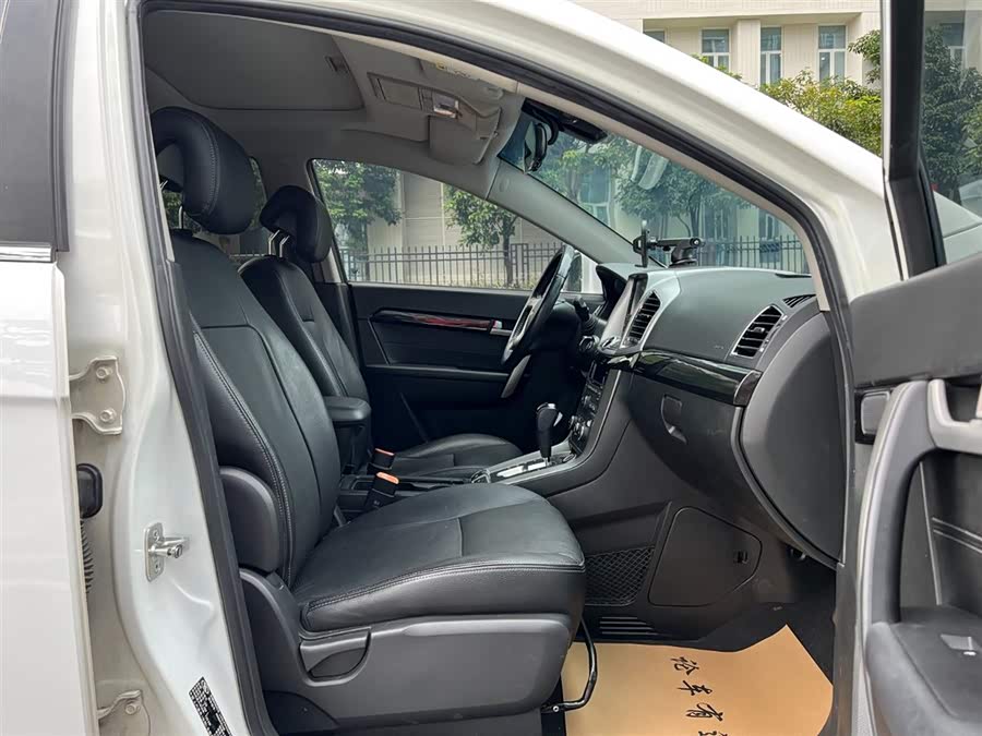Chevrolet Captiva 2017 car image #22
