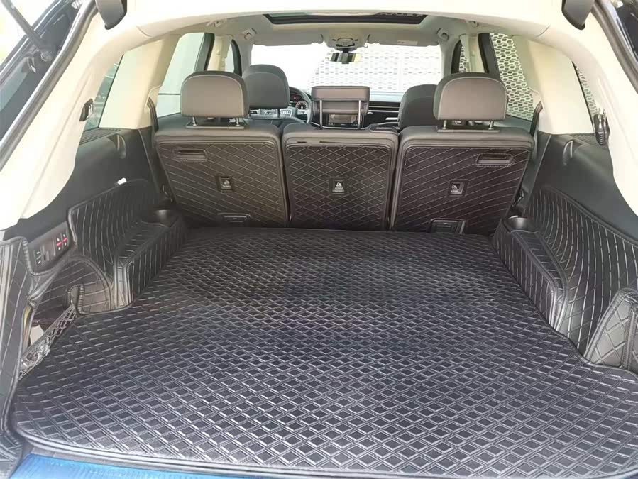 Audi Q7 2024 صورة سيارة #22