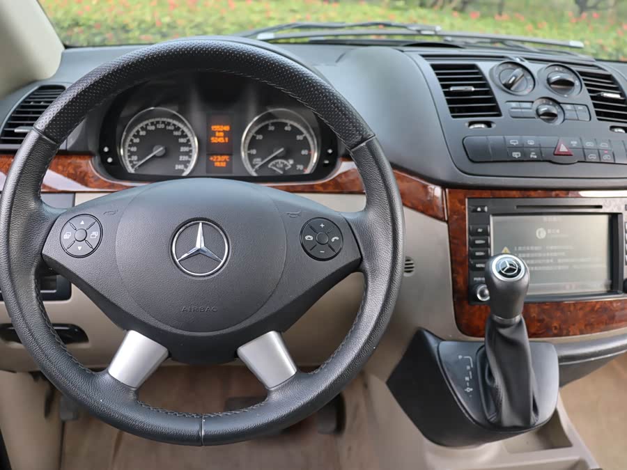 奔驰 唯雅诺 2011 汽车图片 #22