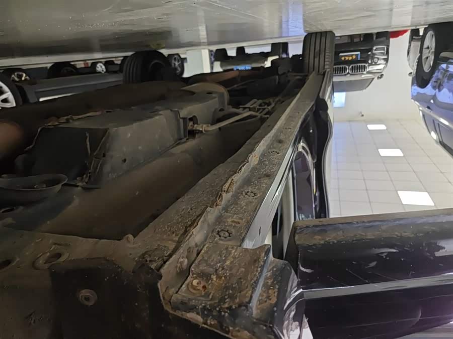 BYD M6 2015 car image #22