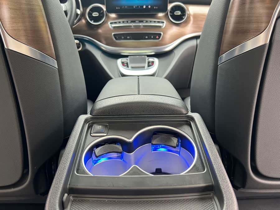 Mercedes-Benz V Class 2022 #22 Mercedes-Benz V Class 2022 car image #22