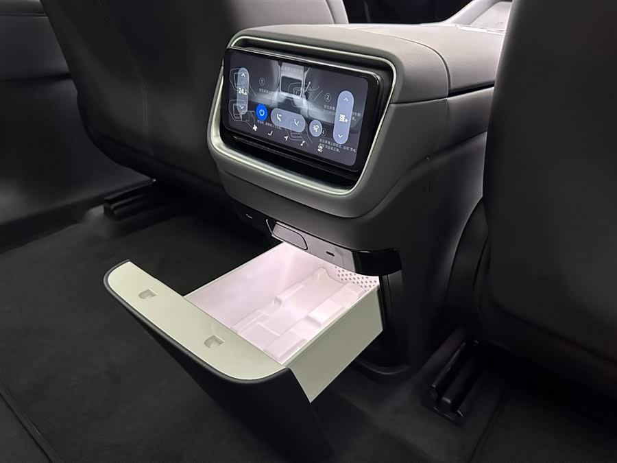 小米汽车 小米YU7 2025 汽车图片 #22