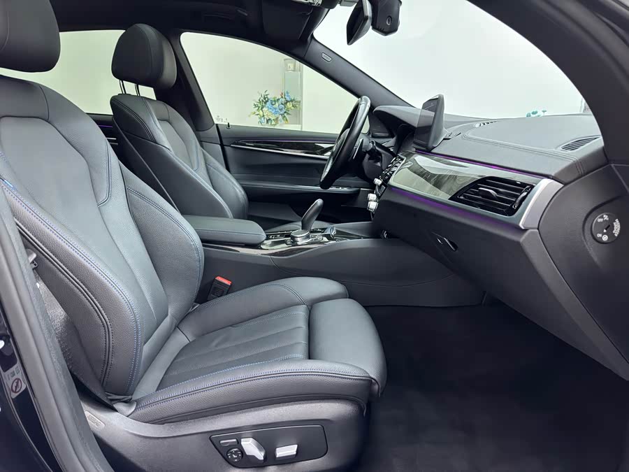 BMW 6 Series 2024 imagem de carro #22