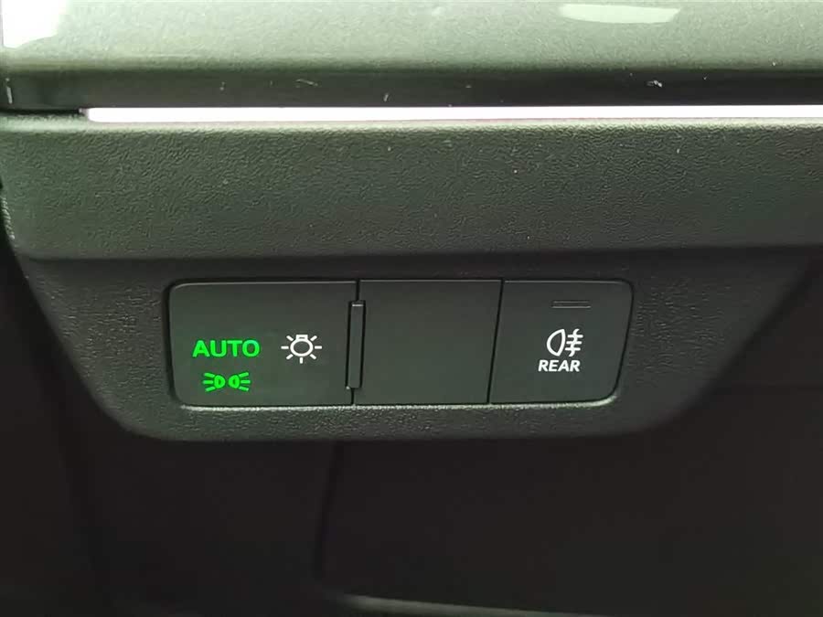 Audi Q4 e-tron 2023 صورة سيارة #22