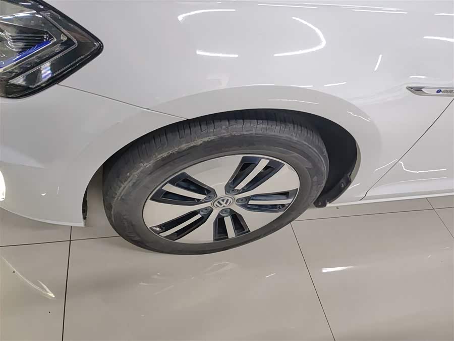 Volkswagen Golf Pure Electric 2021 car image #22