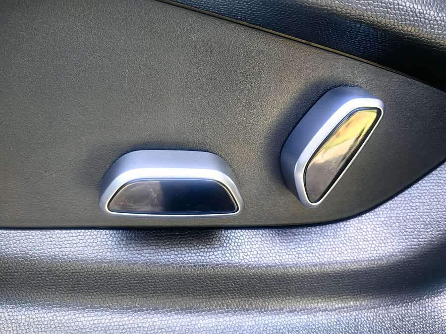 HongQi HS3 PHEV 2024 #22 HongQi HS3 PHEV 2024 car image #22