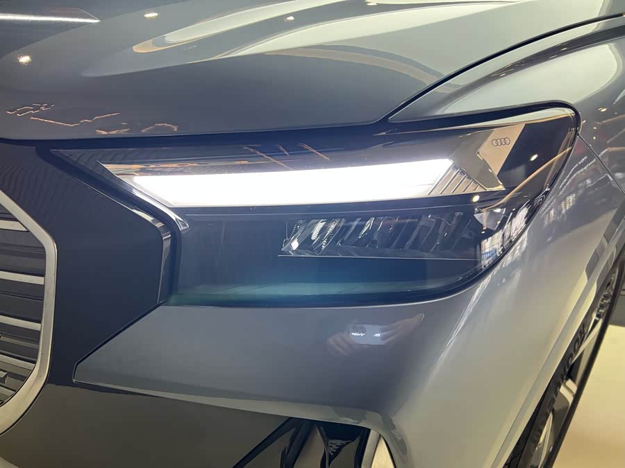Audi Q4 e-tron 2023 صورة سيارة #22