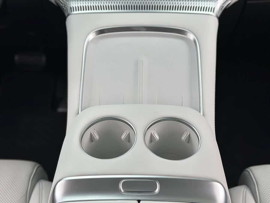 Xpeng X9 2024 immagine di auto #22