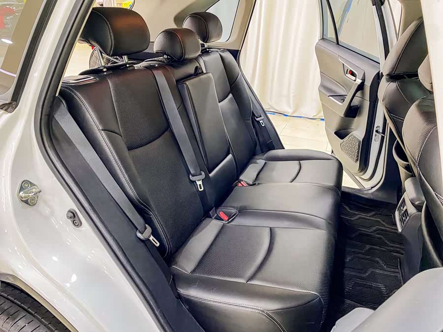 Toyota RAV4 2021 car image #22