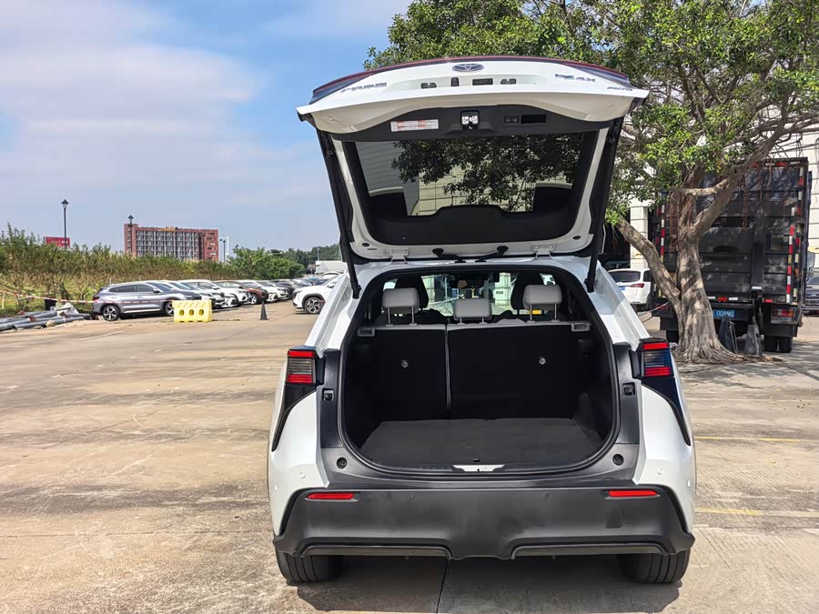 Toyota bZ4X 2022 immagine di auto #22