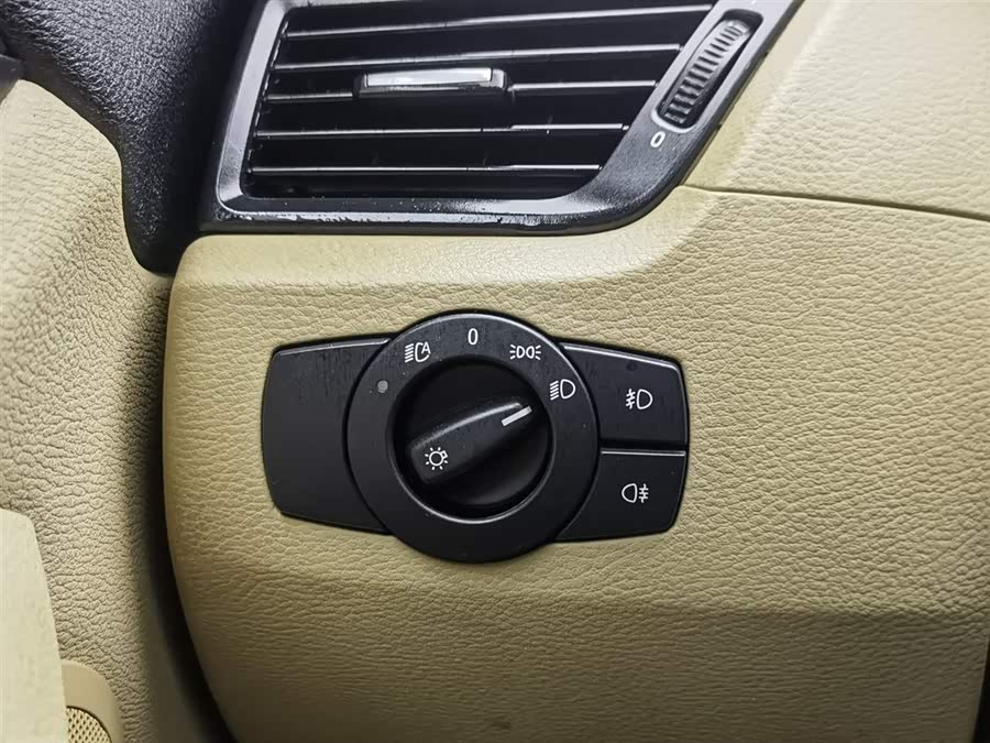 BMW X1 (Imported) 2012 #22 BMW X1 (Imported) 2012 car image #22