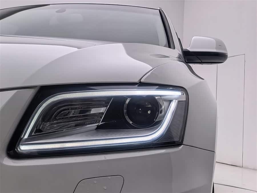 Audi Q5 2016 car image #22