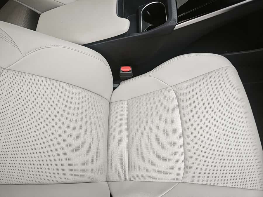 Toyota bZ4X 2022 immagine di auto #22