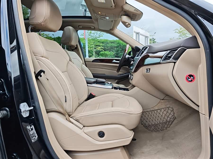 Mercedes-Benz M Class 2012 car image #22