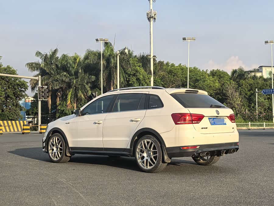 Volkswagen Cross Lavida 2014 immagine di auto #22