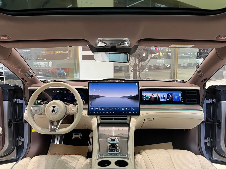 Denza Z9GT 2024 #22 Denza Z9GT 2024 car image #22