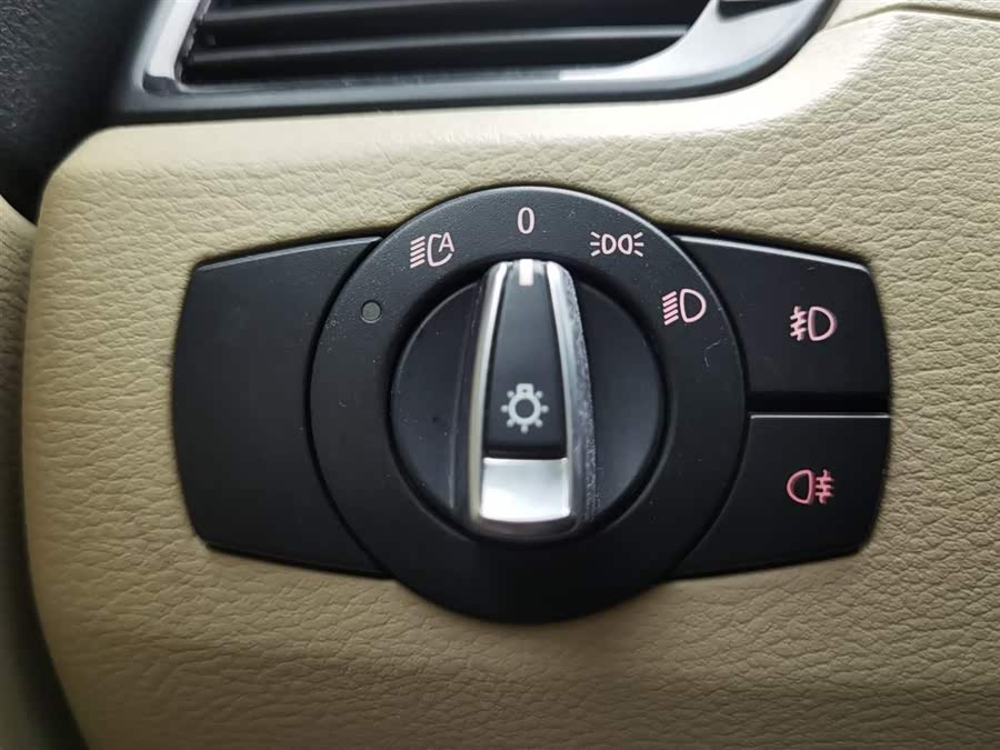 BMW X1 (Imported) 2013 car image #22