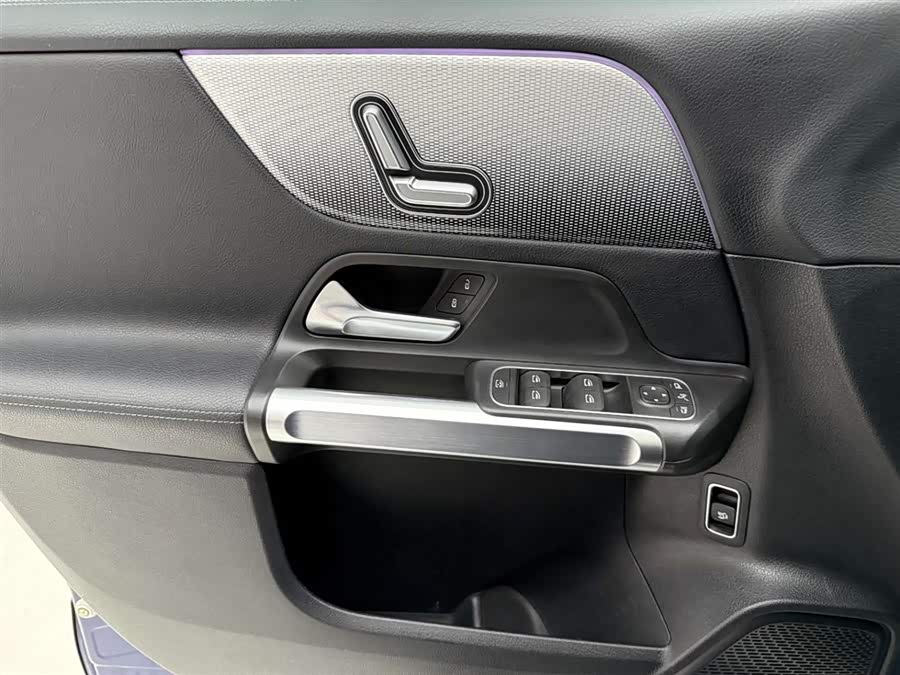 Mercedes-Benz GLB Class 2020 #22 Mercedes-Benz GLB Class 2020 car image #22