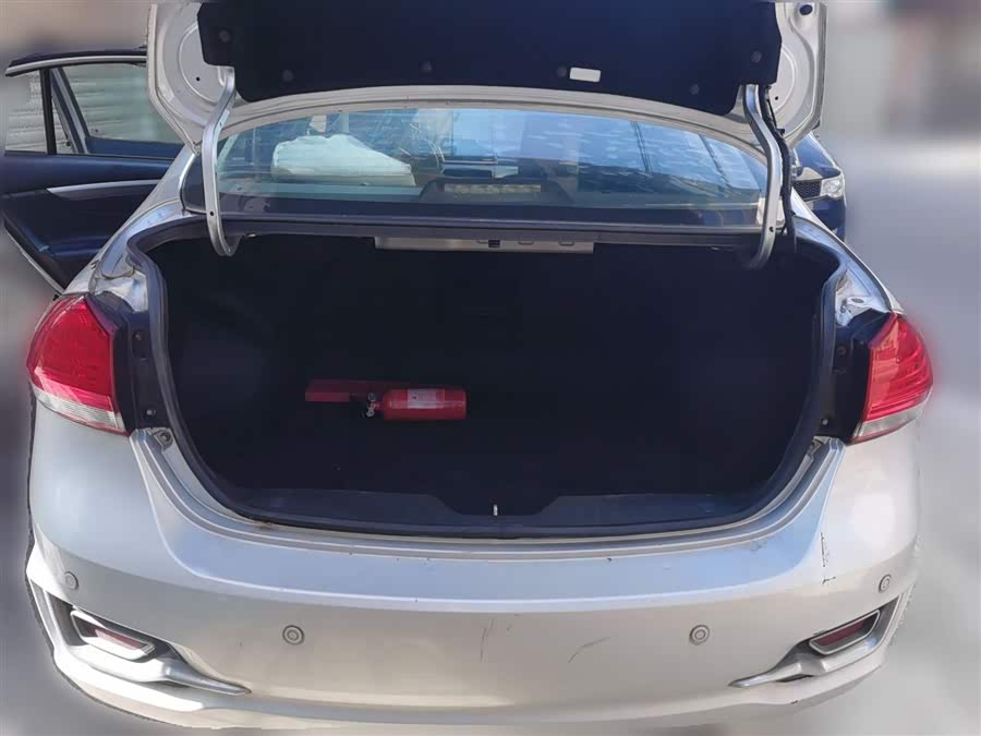 Suzuki Ciaz 2015 изображение автомобиля #22