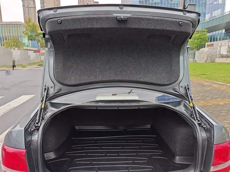 Volkswagen Passat Lingyu 2011 car image #22