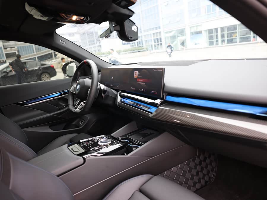 BMW i5 M60 2025 car image #22